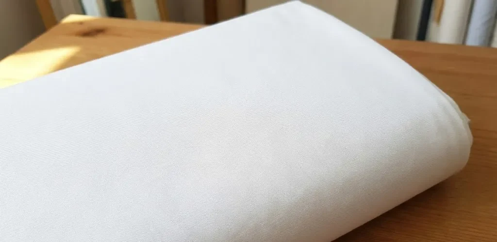 100% Cotton Poplin Fabric 100% Cotton Poplin Fabric