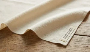 Vải flannel nặng 160g, nhưng chất vải rất mỏng.