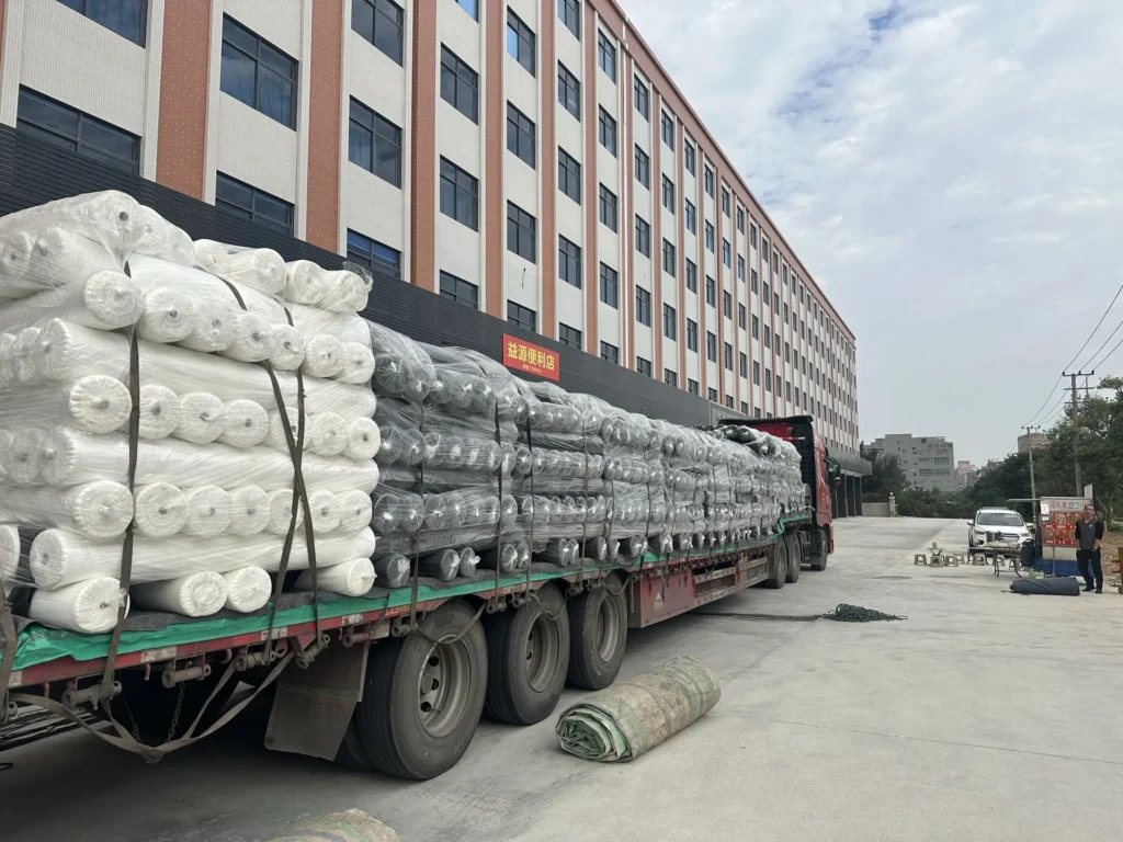 Lô vải cotton đã sẵn sàng để vận chuyển.